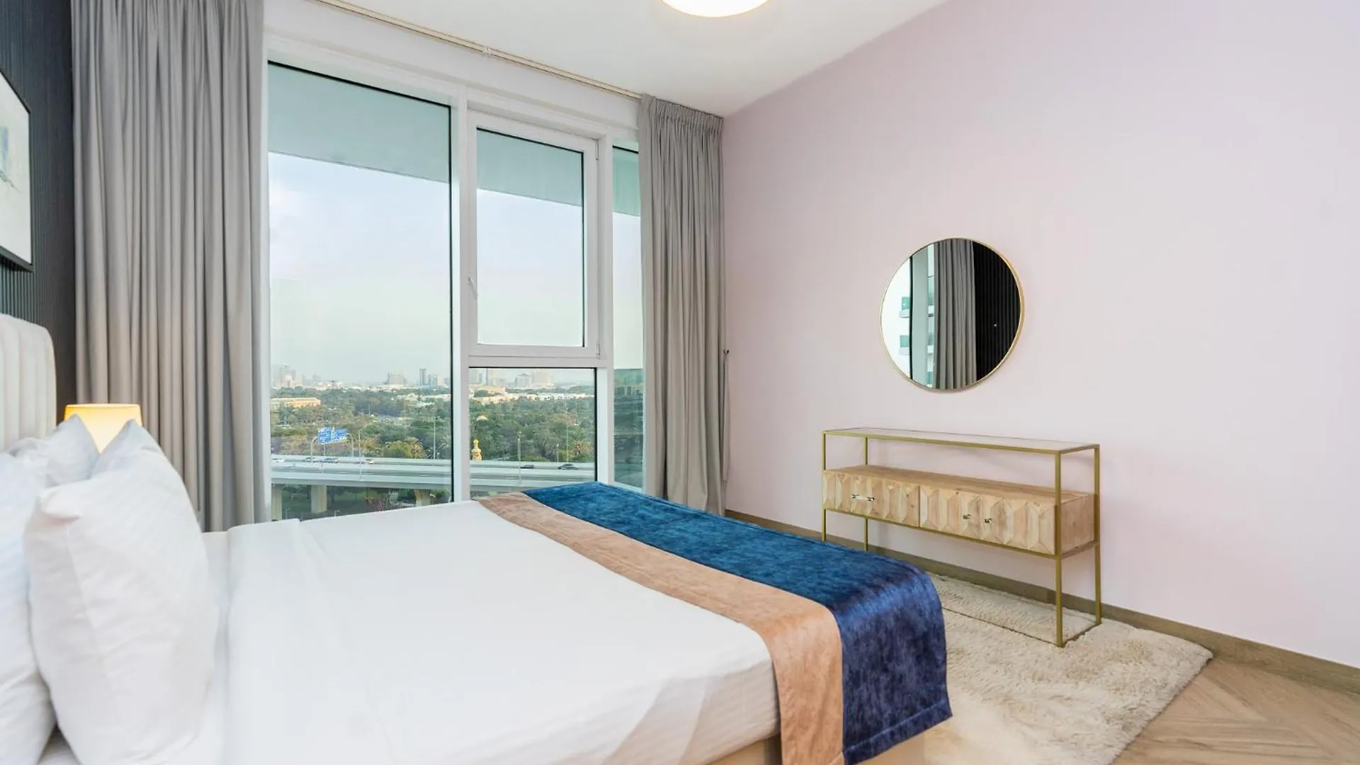Citihome - Spacious 1Bedroom Apartment At 1 Residences - West Dubai
