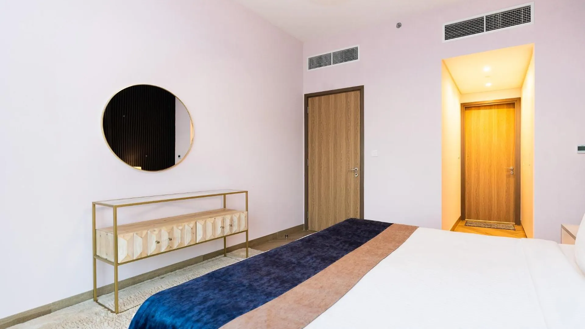 Citihome - Spacious 1Bedroom Apartment At 1 Residences - West Dubai