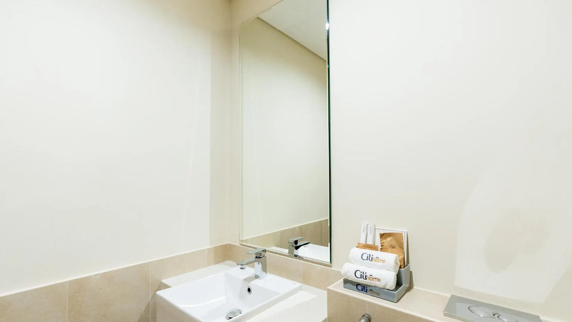 Citihome - Spacious 1Bedroom Apartment At 1 Residences - West Dubai