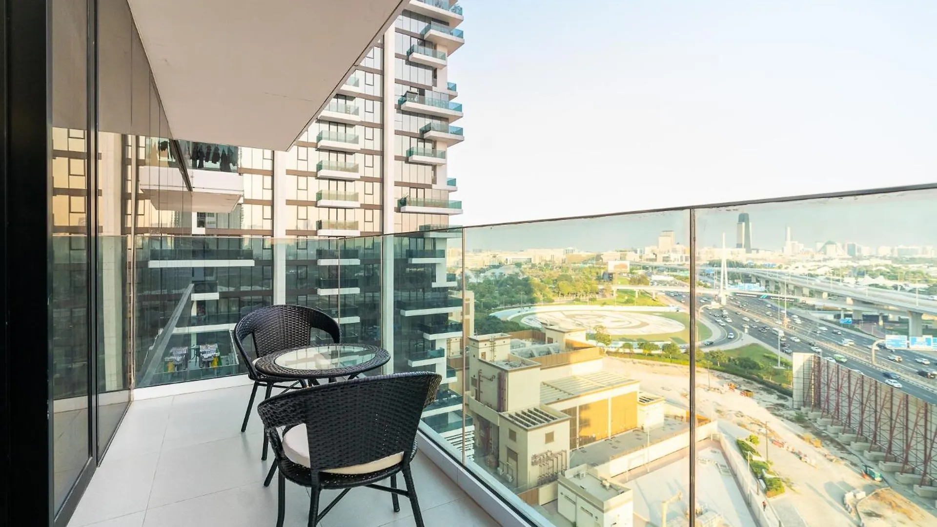 Citihome - Spacious 1Bedroom Apartment At 1 Residences - West Dubai 0*,