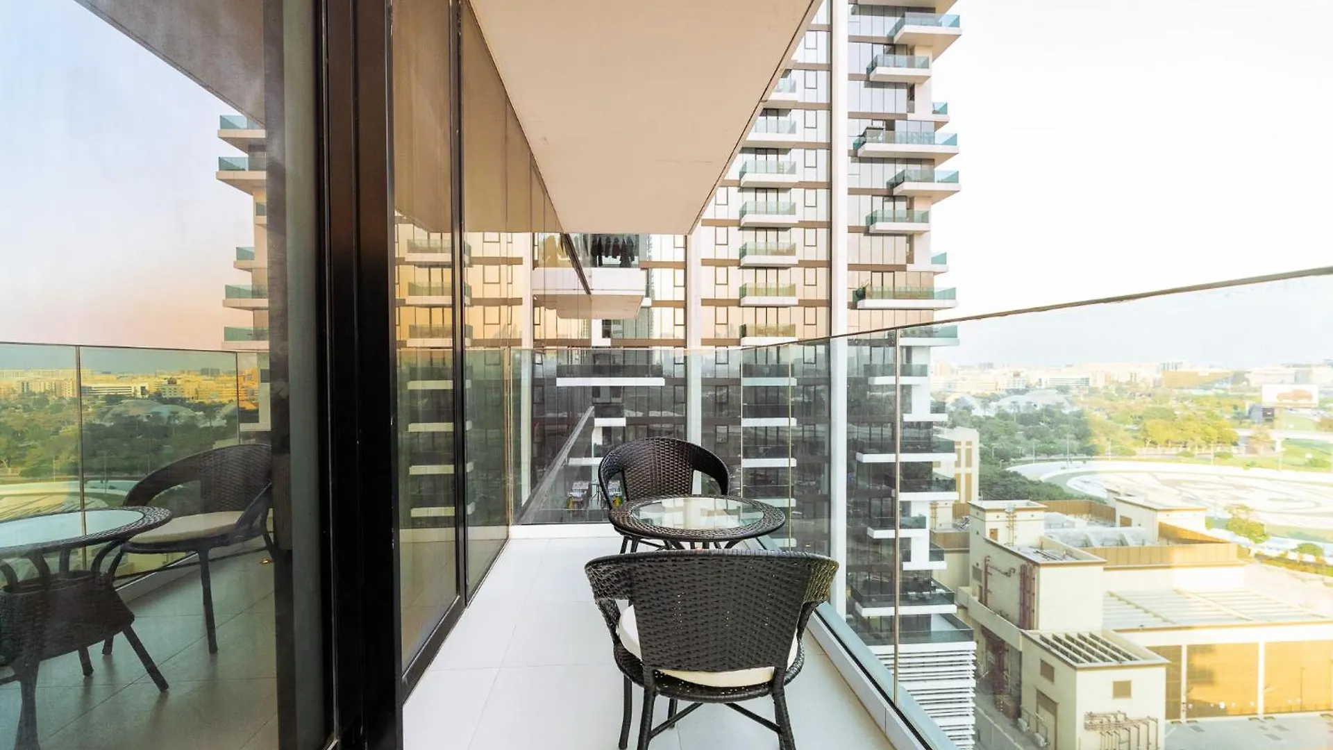 Citihome - Spacious 1Bedroom Apartment At 1 Residences - West Dubai