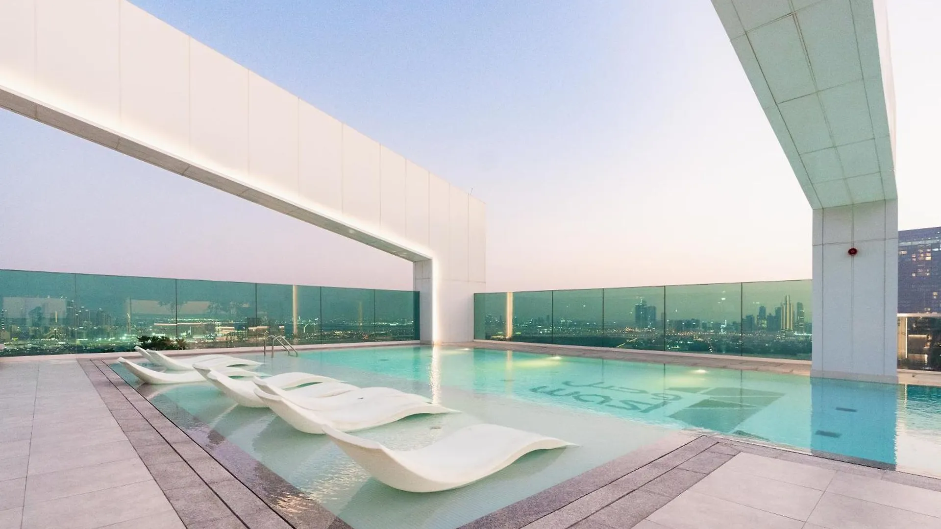 Citihome - Spacious 1Bedroom Apartment At 1 Residences - West Dubai